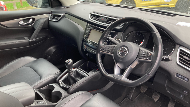 Nissan Qashqai 1.6 DiG-T Tekna 5dr Petrol Hatchback